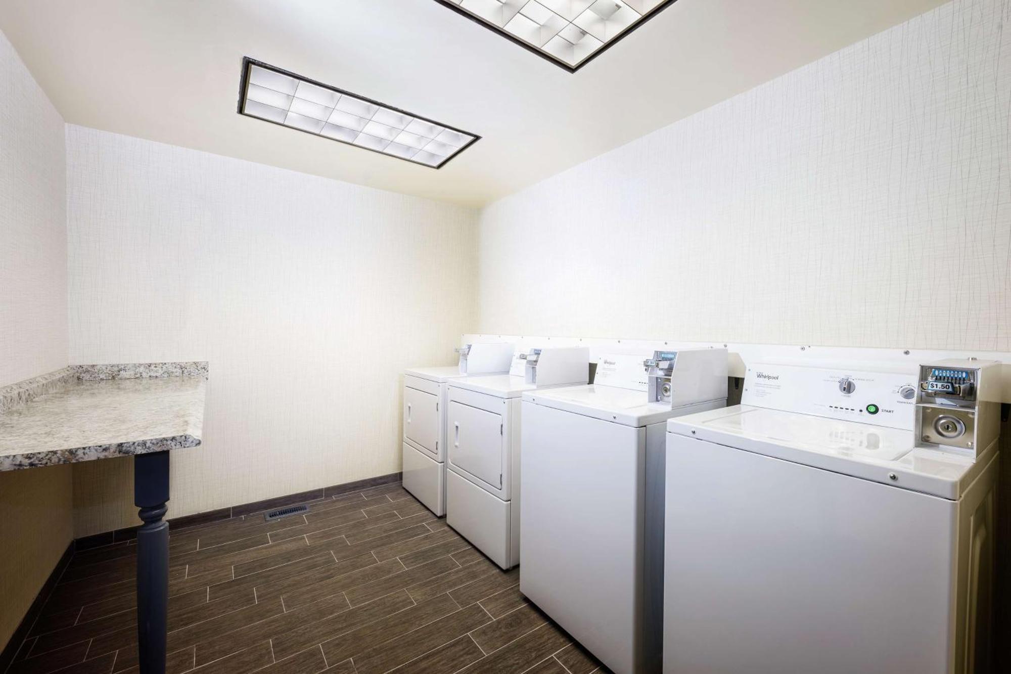 Hampton Inn Virginia Beach Oceanfront North Екстериор снимка