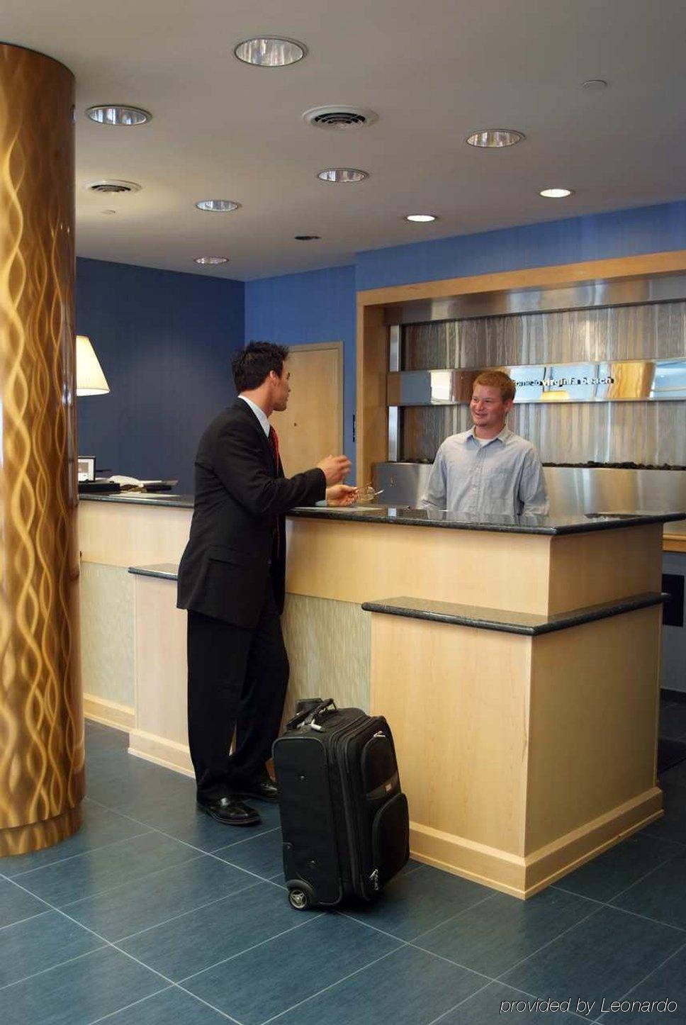 Hampton Inn Virginia Beach Oceanfront North Интериор снимка